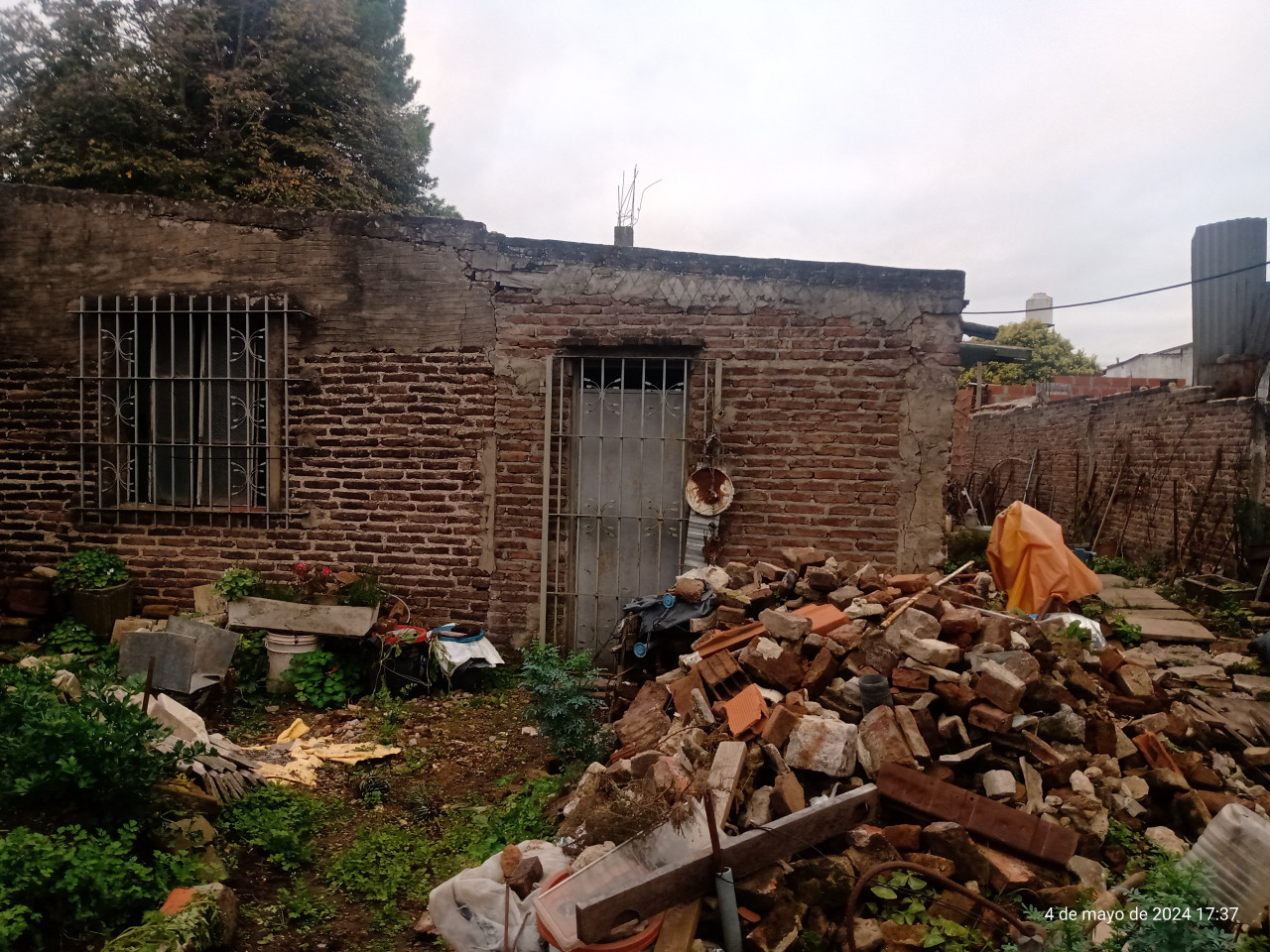 2 CASAS EN CONSTRUCCION A DOS CUADRAS DE LA ESTACION DE ALBERTI